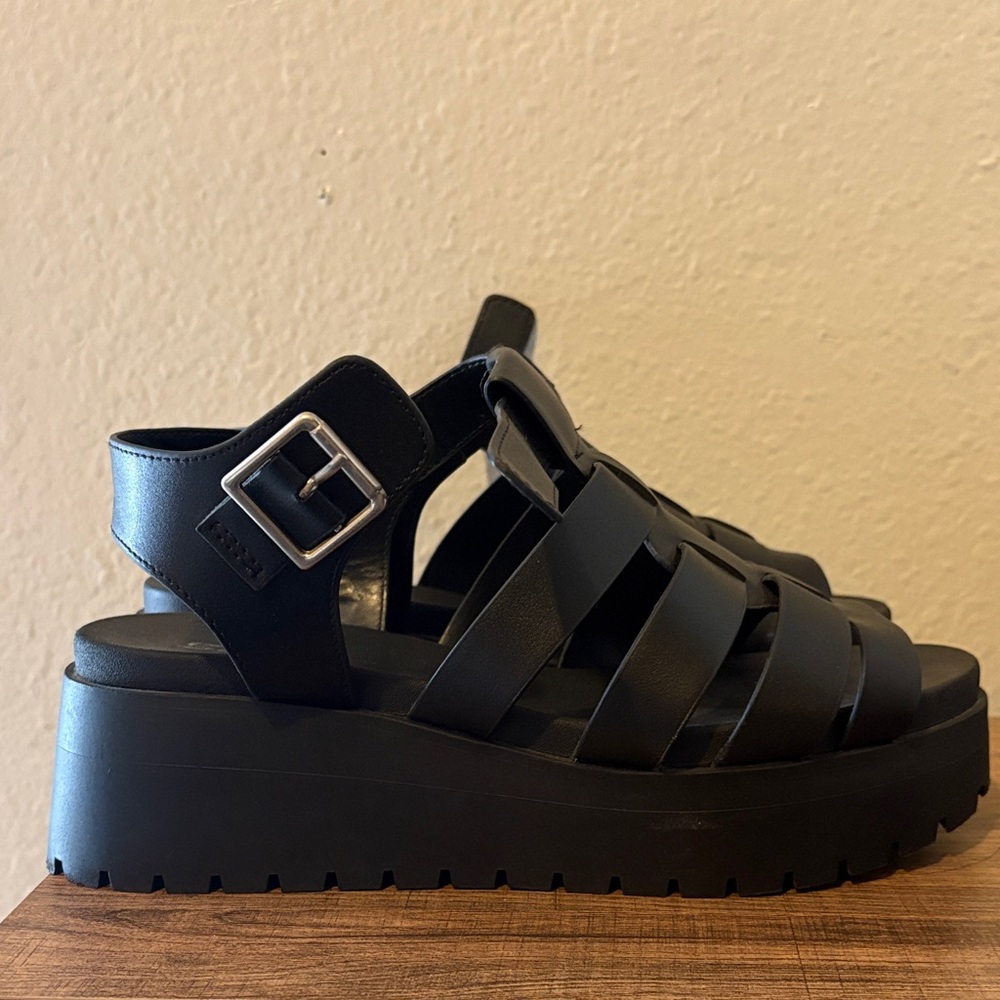 Soda Black strappy platform Sandals